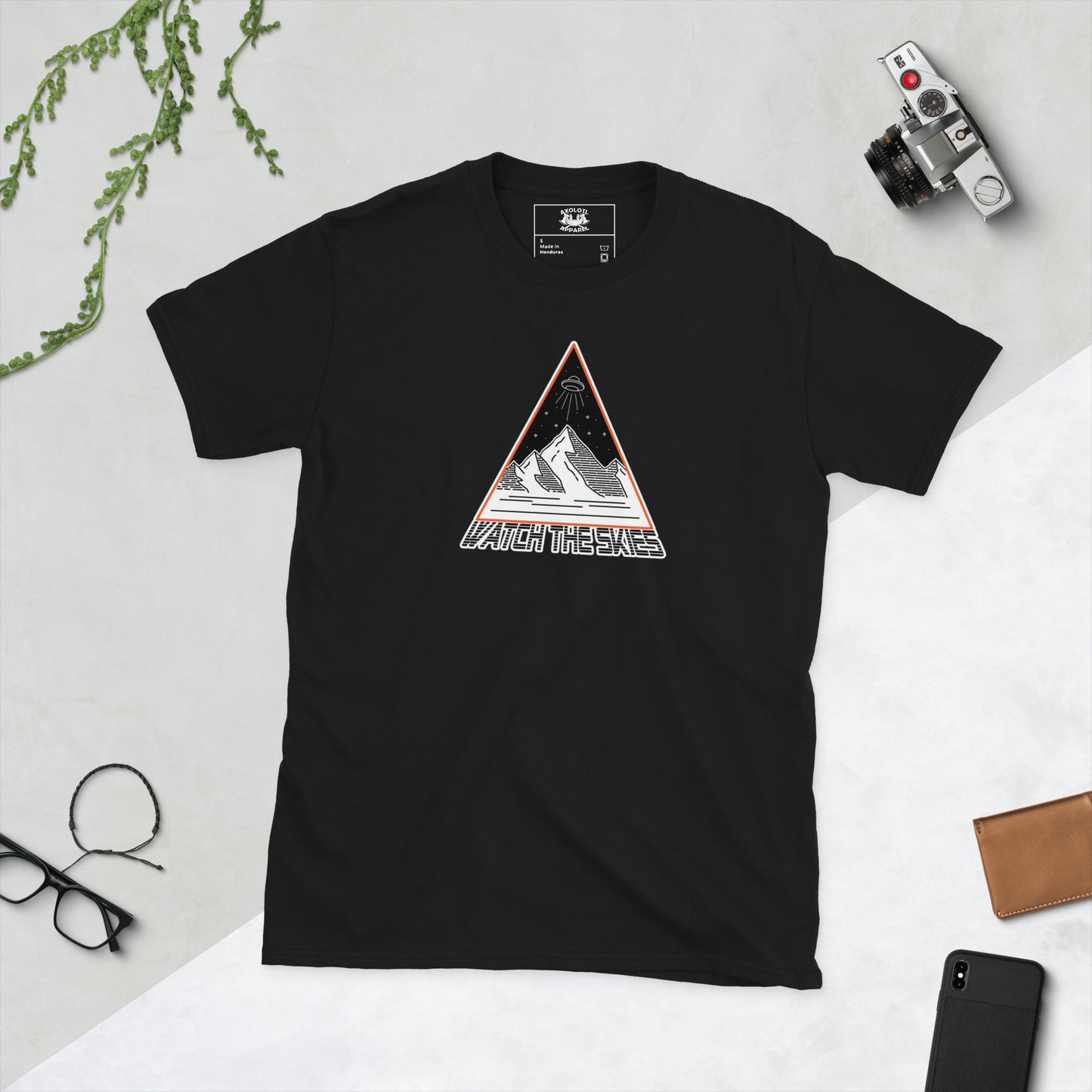 Watch The Skies Short-sleeve Unisex T-shirt Black Flat